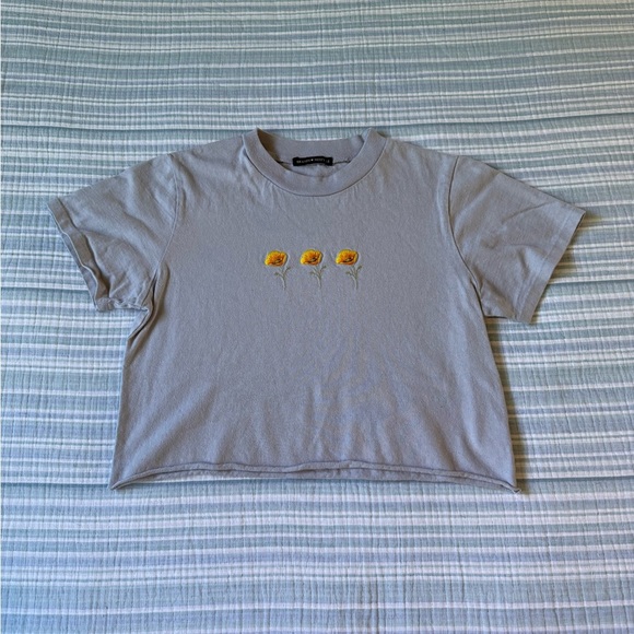 Brandy Melville cropped poppy tee - Picture 3 of 4